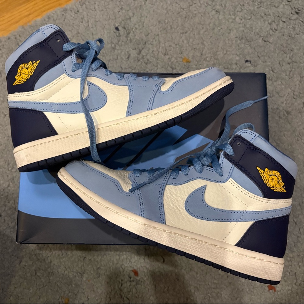 Nike Air Jordan 1s University, Blue and White
